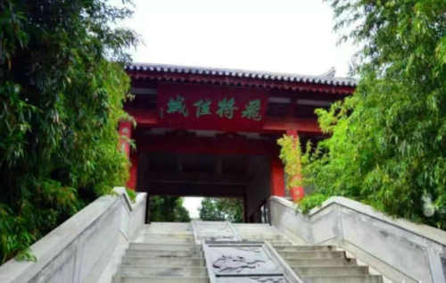 依韵敬和李文朝将军天水留吟五首