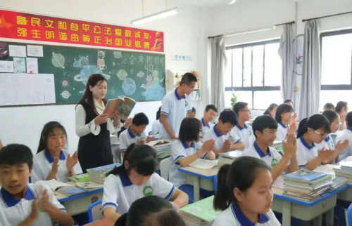 孟东花|依梦轻飞，抒写青春诗行——秦安一位乡村女教师写给学生的毕业寄语