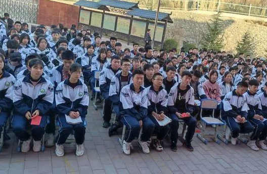 【孟东花|争分夺秒迎中考，勤学奋进创辉煌】图3
