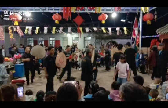 七绝/中秋老家观跳神随感