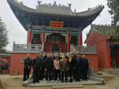 五律.秦安九柏寺行