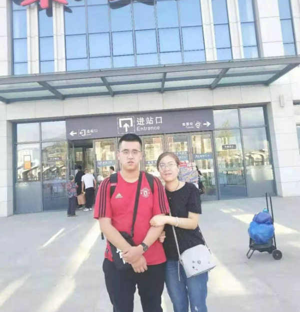 潘平/孩子，妈妈愿你心怀家国、努力前行。