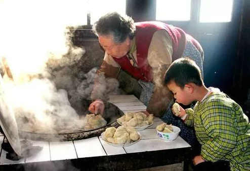 郭文强/ 在奶奶心里：什么都可以丢，唯有庄稼不可丢