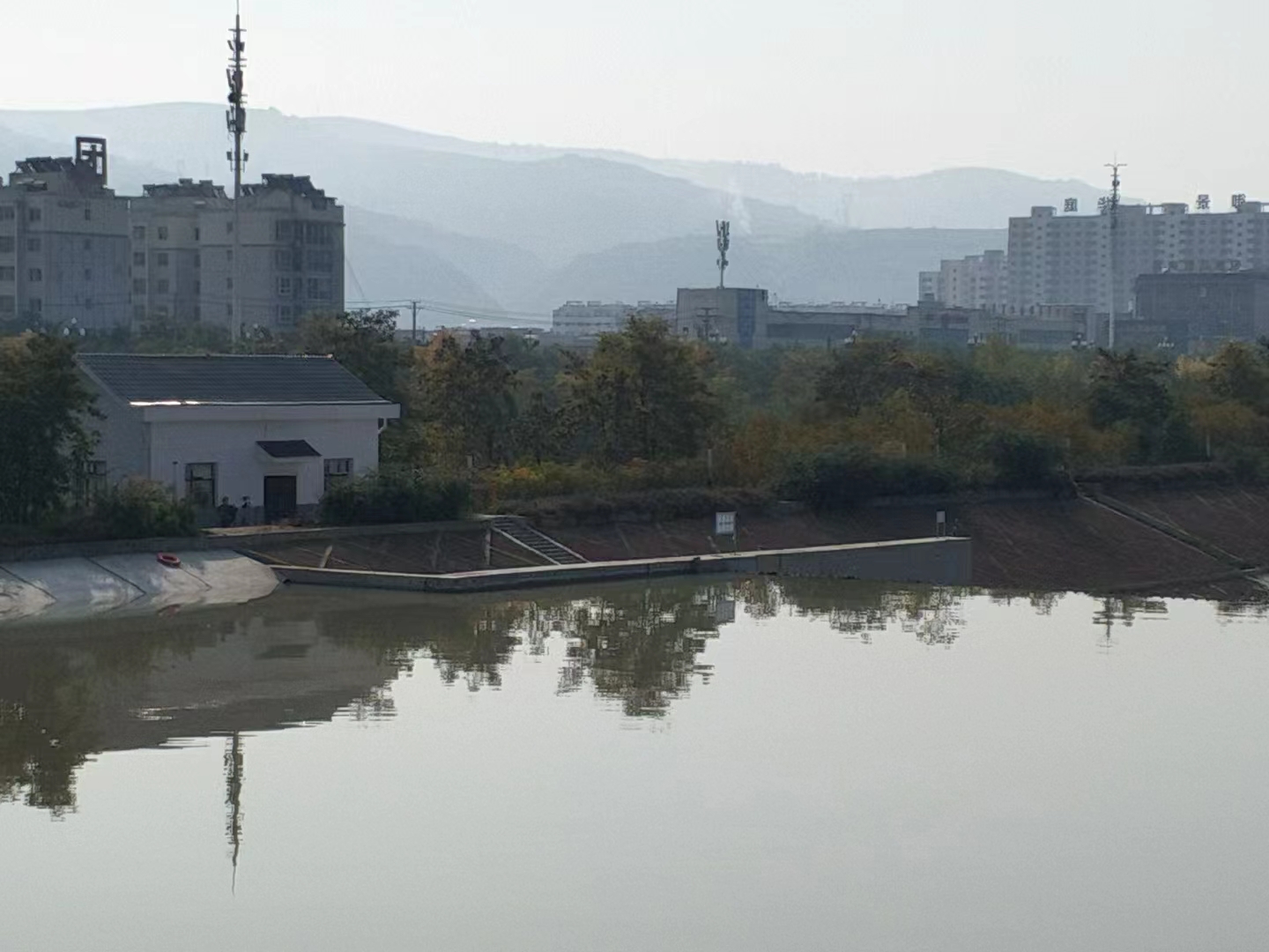 五律.岁杪有感