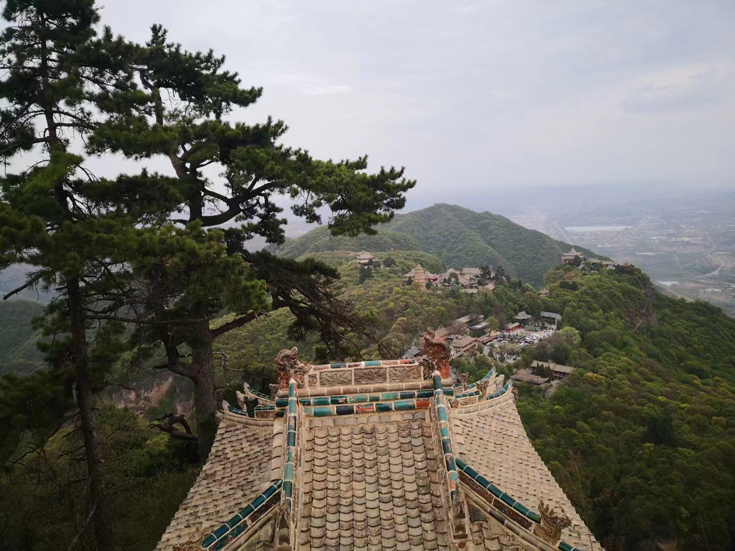 七律.崆峒登望