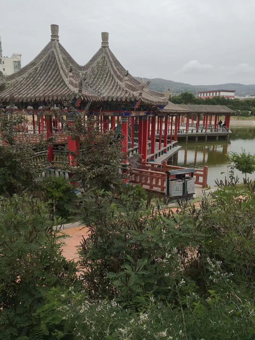 七绝.秦安水上公园