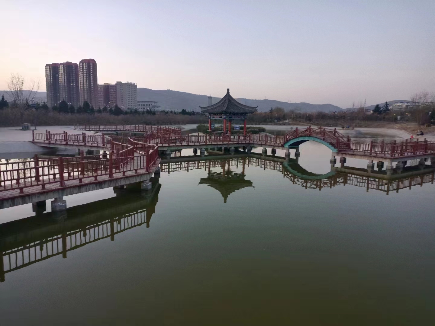 南国栋/故乡