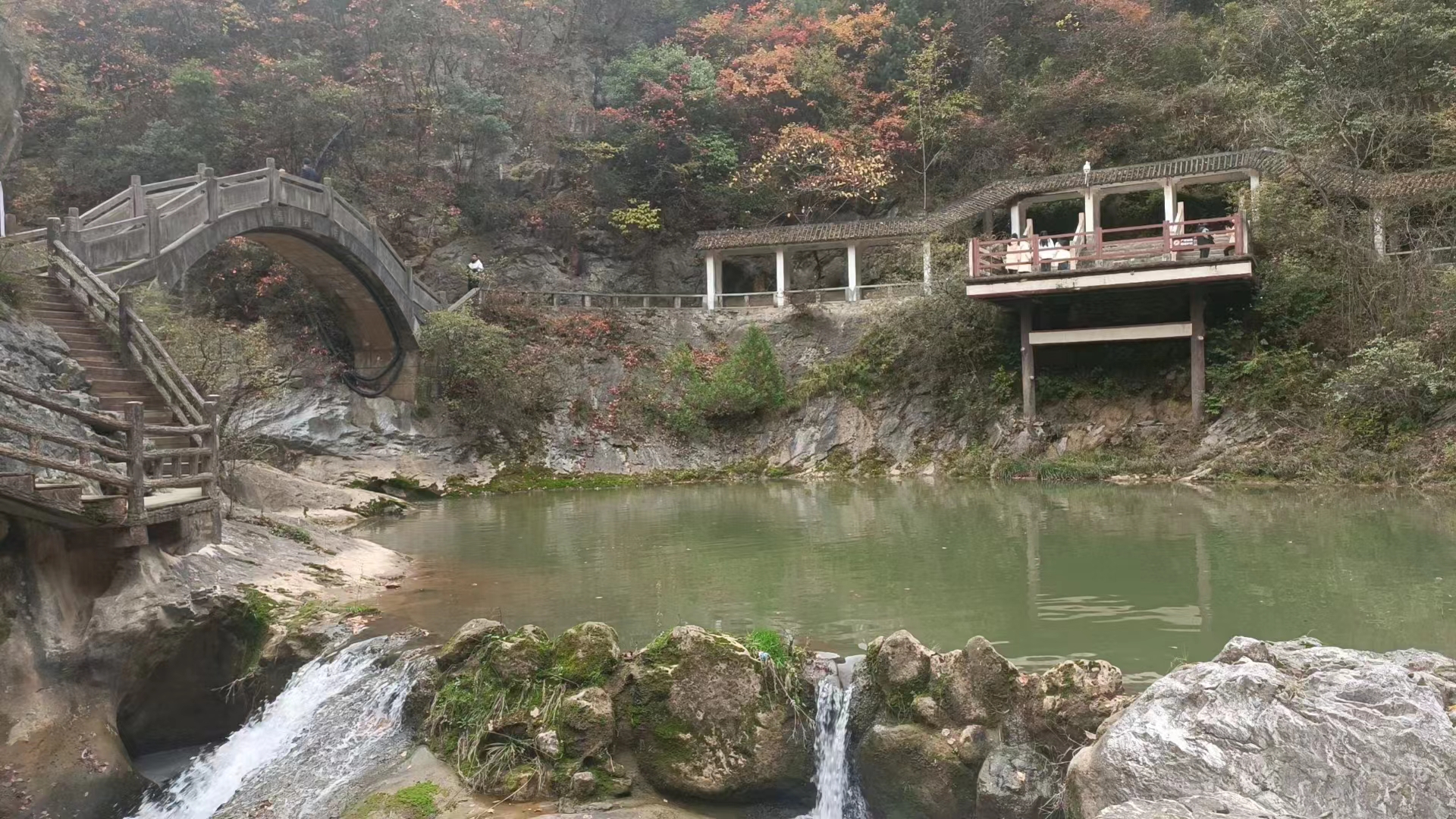 暖秋（老年大学课堂限题限韵诗）