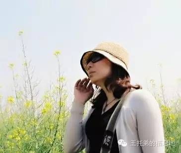 【黄丹/ 把酒换流年，红影伴檀烟】图1