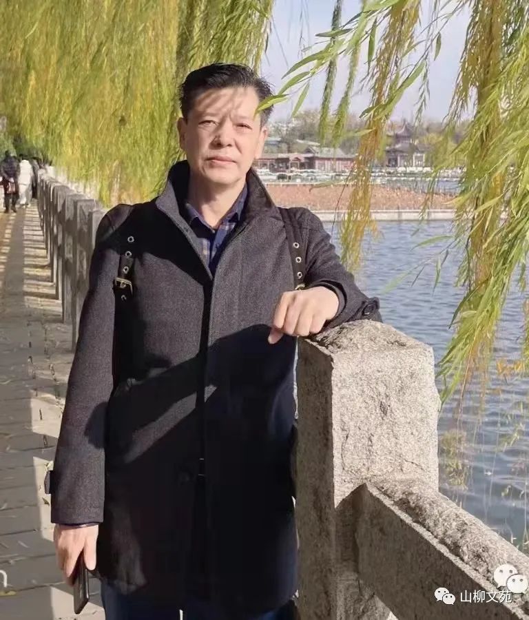 招小波/散皮咏石