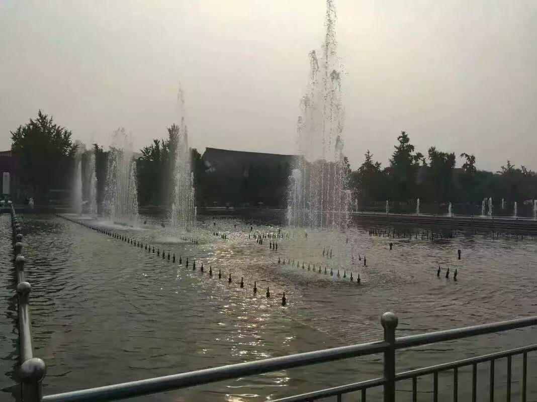 【七绝/夜游芙蓉园观感】图2